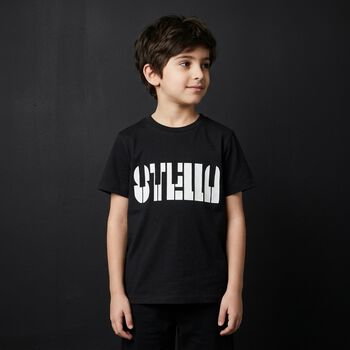 تيشيرت بالشعار باللون الأسود للأولاد