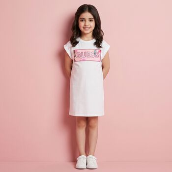 فستان بناتي باللون الابيض مرصع بأحجار الراين مزين بشعار