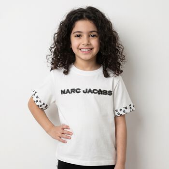 تيشيرت بنات بالشعار بطبعة الزهور باللون الأبيض