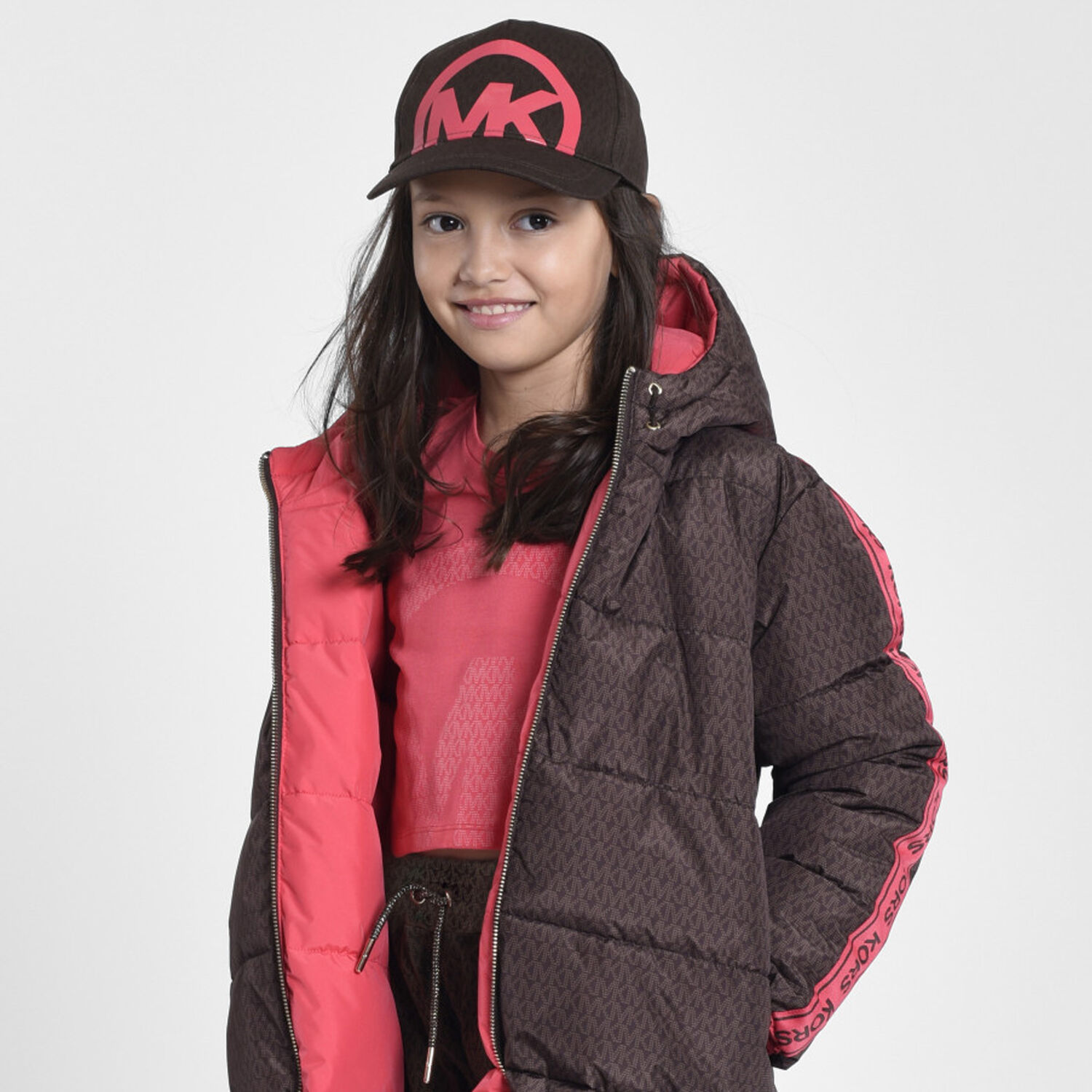 كاب بنات بالشعار باللون البنى, 1, hi-res image number null