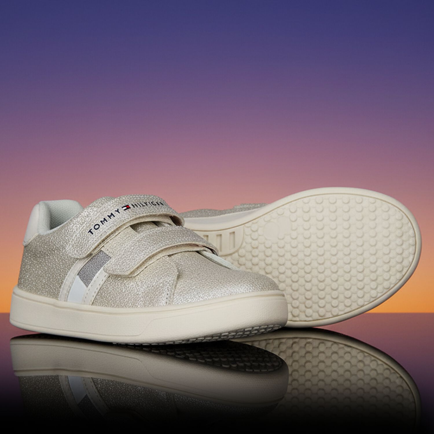 حذاء رياضي من الجلد الصناعي باللون العاجي للبنات, 1, hi-res