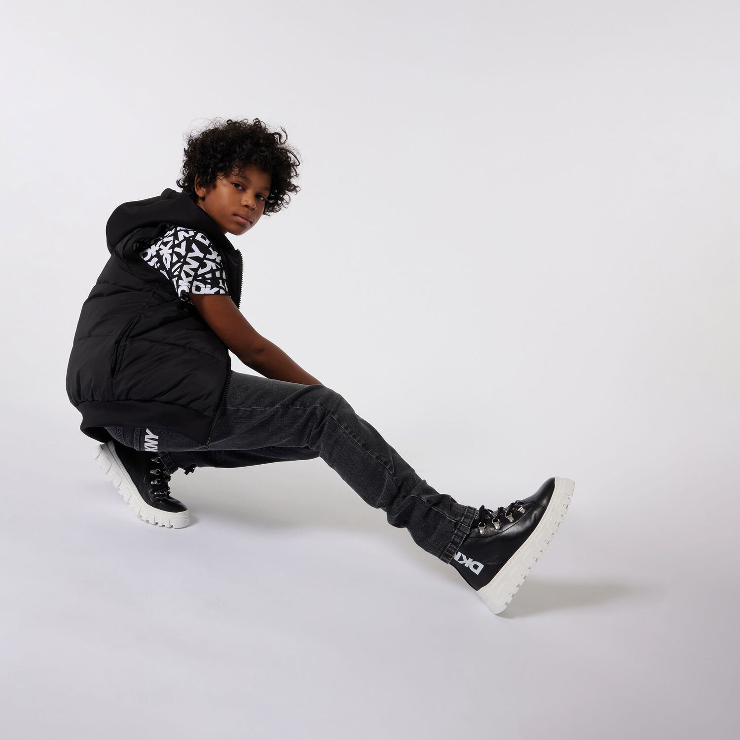 Black & White Logo T-Shirt, 1, hi-res