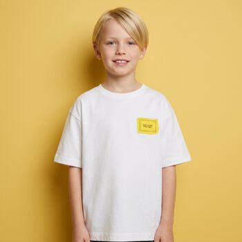 تيشيرت بالشعار باللون الأبيض للأولاد