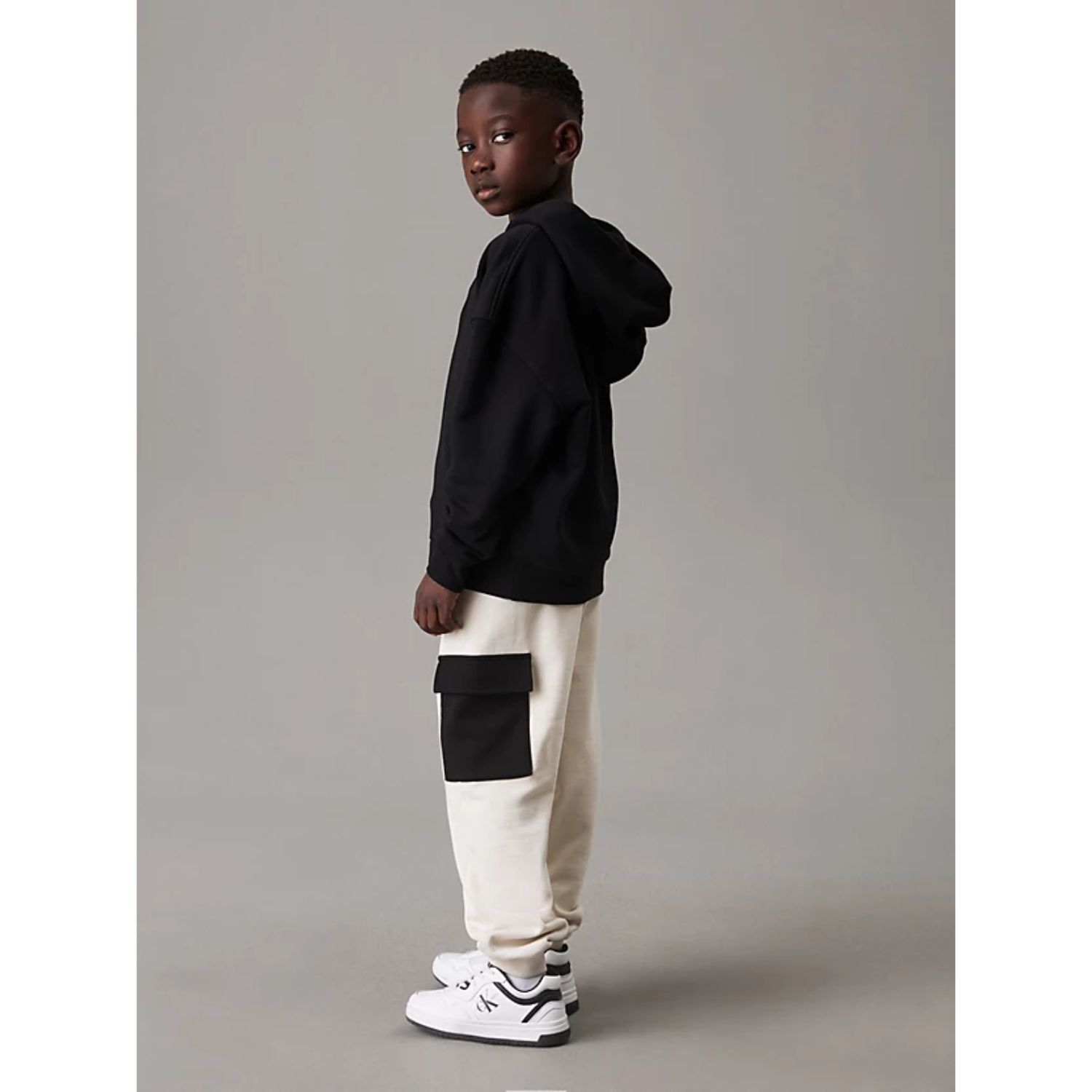 بنطلون رياضي للأولاد بشعار باللون البيج, 1, hi-res