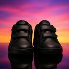 حذاء رياضى بالشعار باللون الاسود للاولاد , 1, hi-res