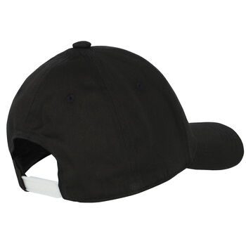قبعة بالشعار باللون الأسود 