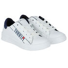 حذاء رياضي بالشعار باللون الابيض للاولاد , 1, hi-res