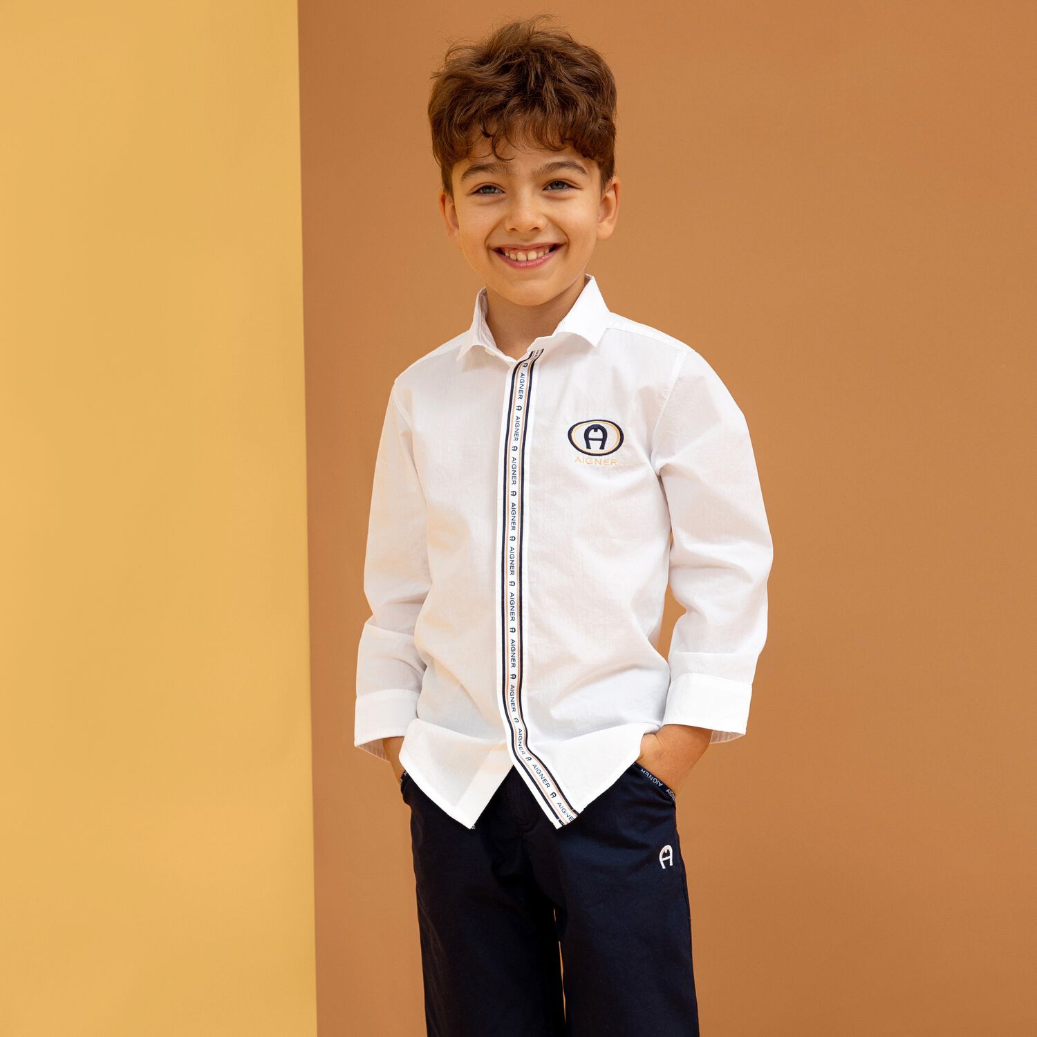 قميص بالشعار باللون الأبيض للأولاد, 1, hi-res