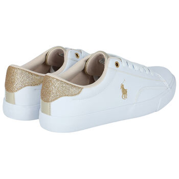 حذاء بنات رياضي بالشعار باللون الأبيض والذهبي