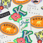 تيشيرت بالشعار باللون الأبيض للبنات, 1, hi-res