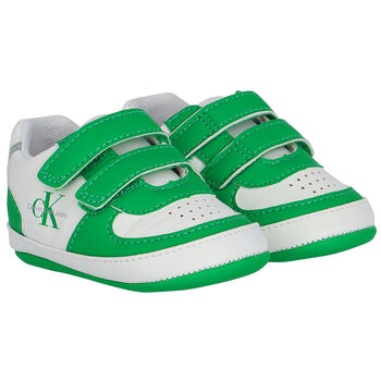 حذاء أولاد قبل المشي بالشعار باللون الأبيض والأخضر