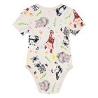 بدلة رياضية بالشعار باللون البيج للأولاد (3 قطع), 1, hi-res