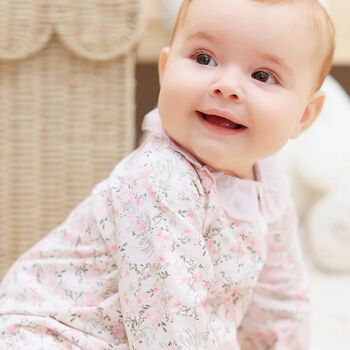 ملابس نوم وردية مزهرة للبنات الصغيرات