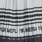 تنورة مطوية بشعار باللونين الأسود والفضي للبنات, 1, hi-res