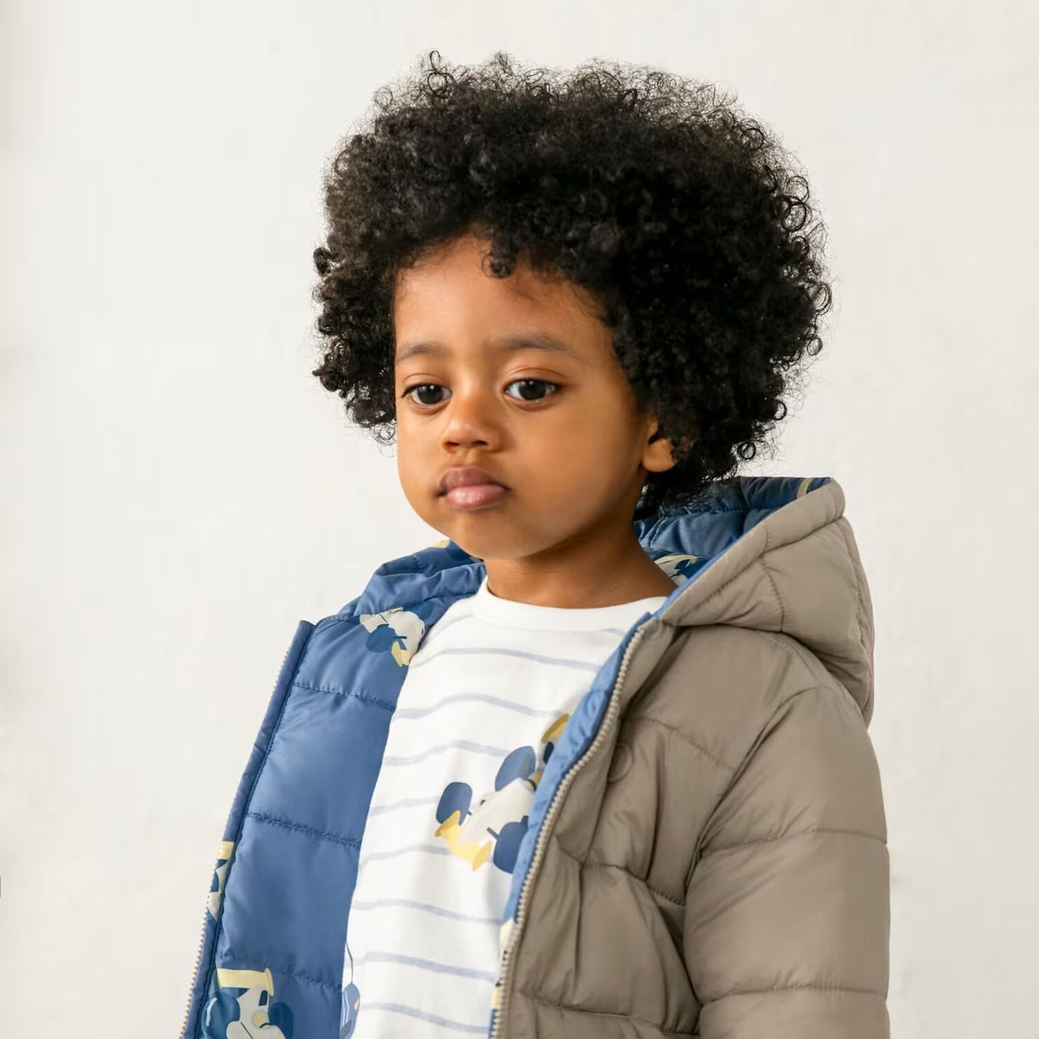 Younger Boys Beige & Blue Race Car Reversible Puffer Jacket, 1, hi-res