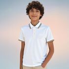 تيشيرت بولو أولاد بالشعار باللون الأبيض, 2, hi-res