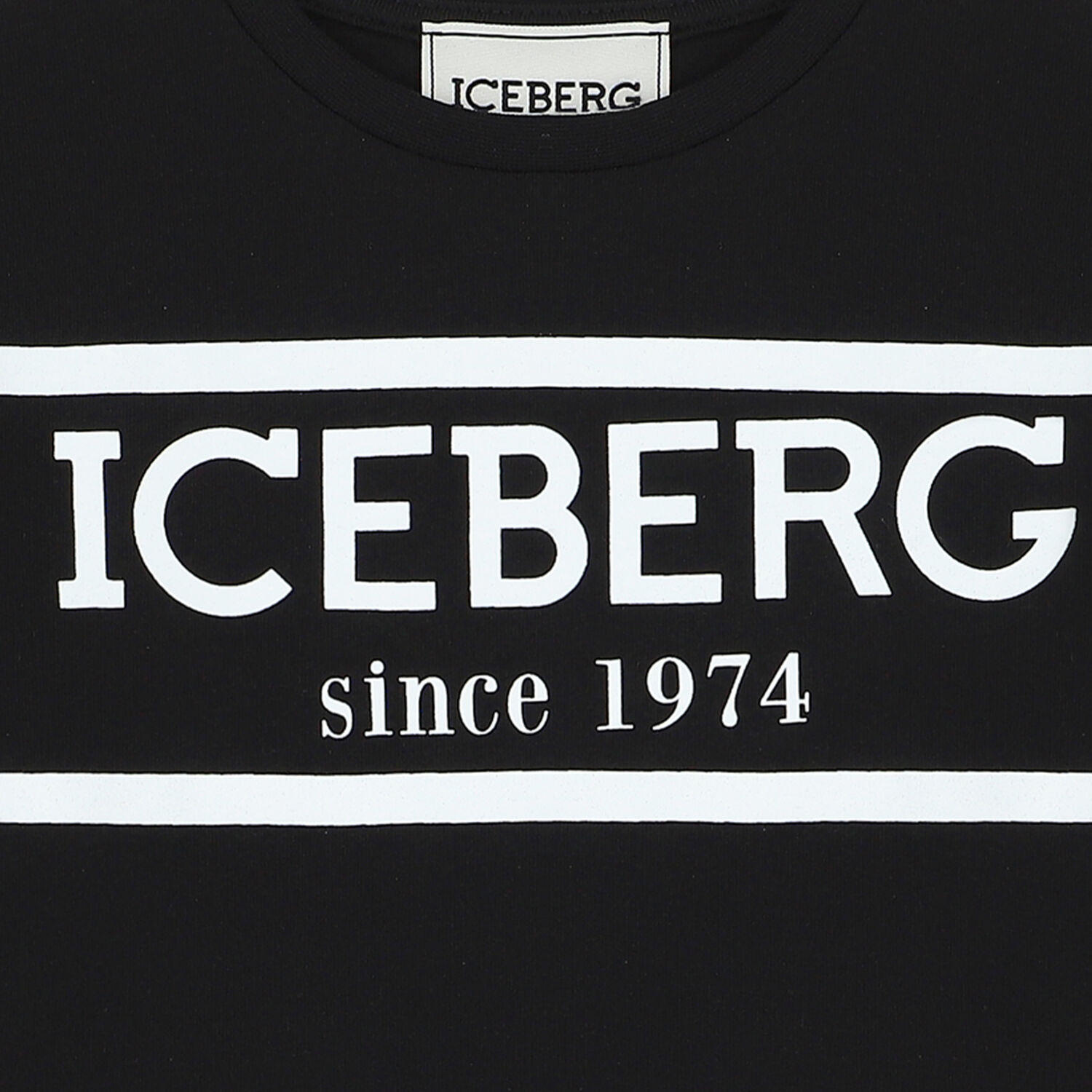 توب بأكمام بالشعار باللون الأسود للأولاد, 1, hi-res