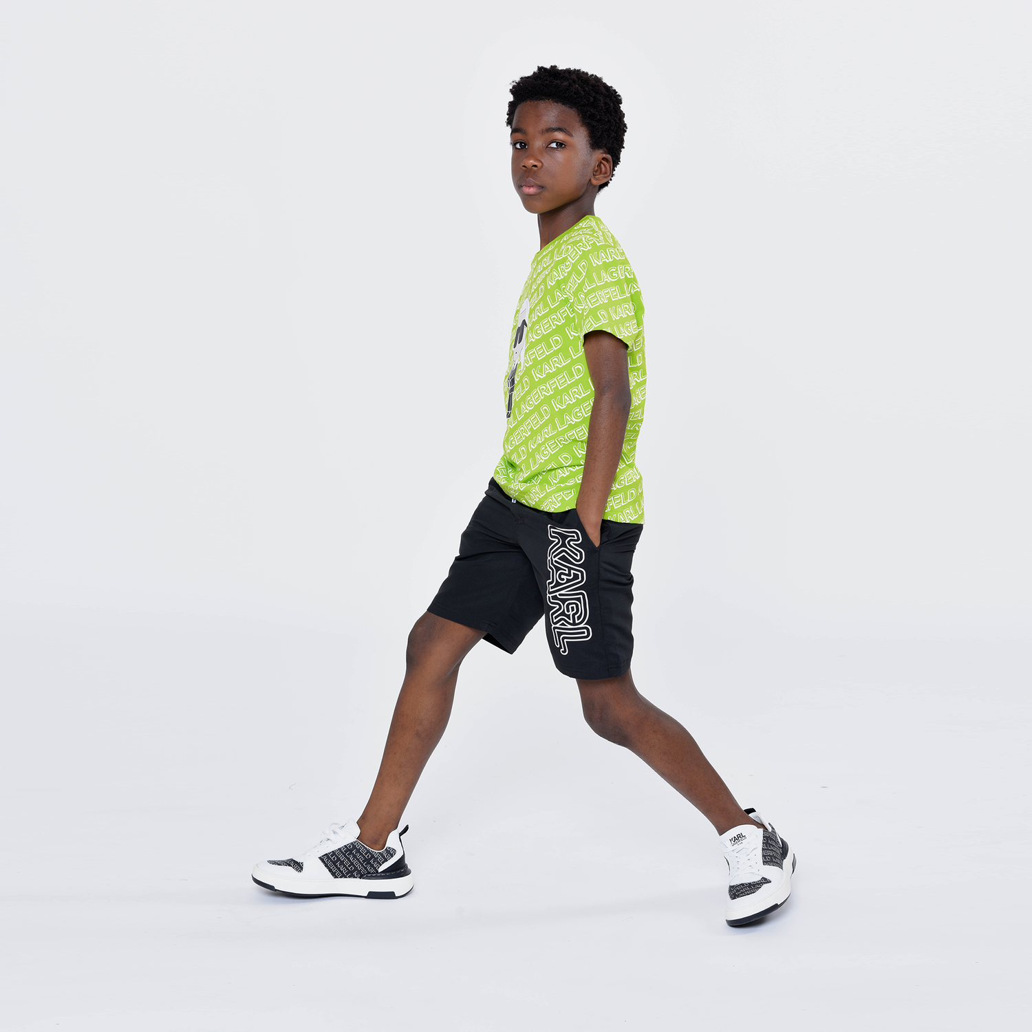 شورت سباحة أولاد بالشعار باللون الاسود, 2, hi-res