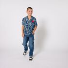 قميص أولادي أزرق داكن بنقشة شجرة الصنوبر, 1, hi-res