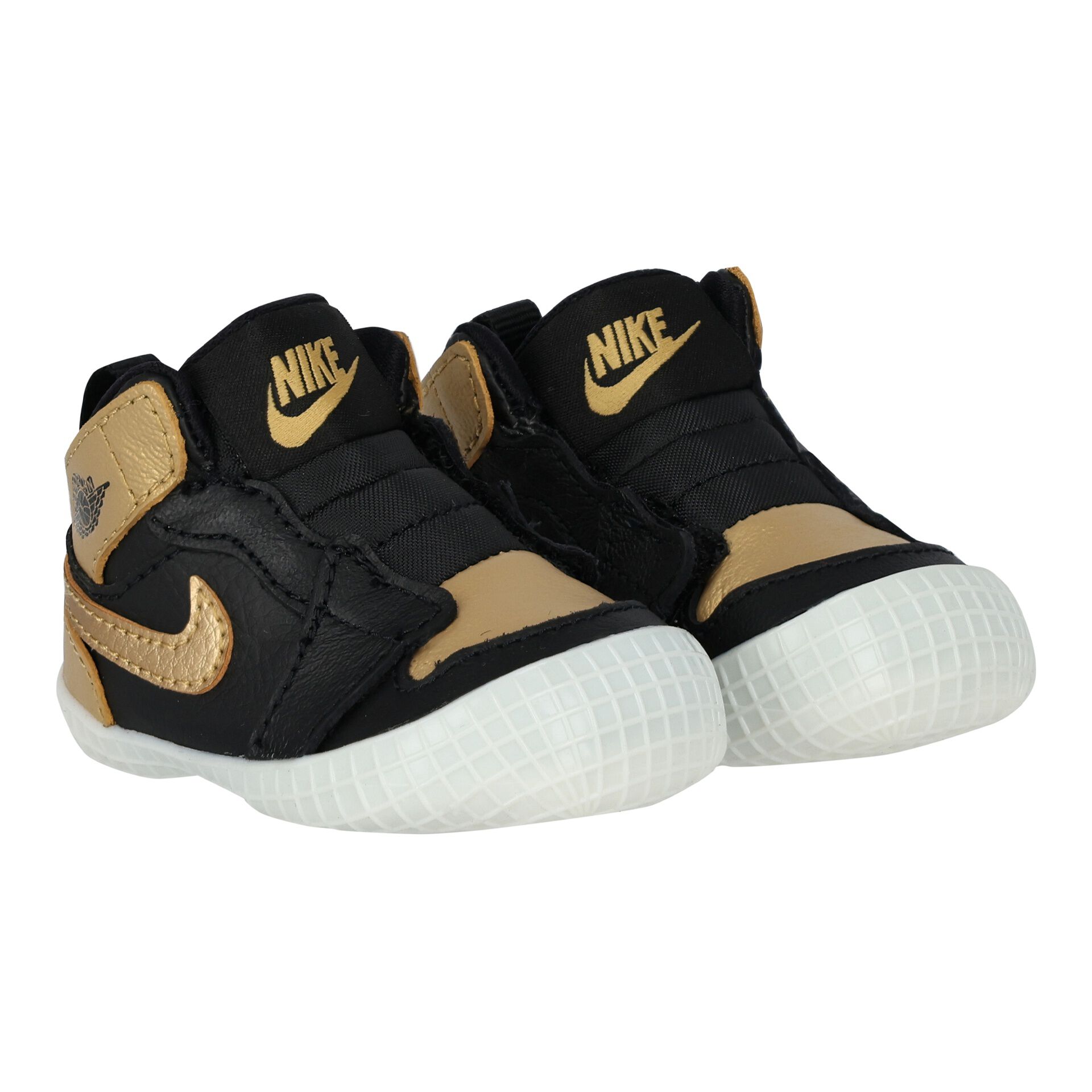 Kids black and gold nike online