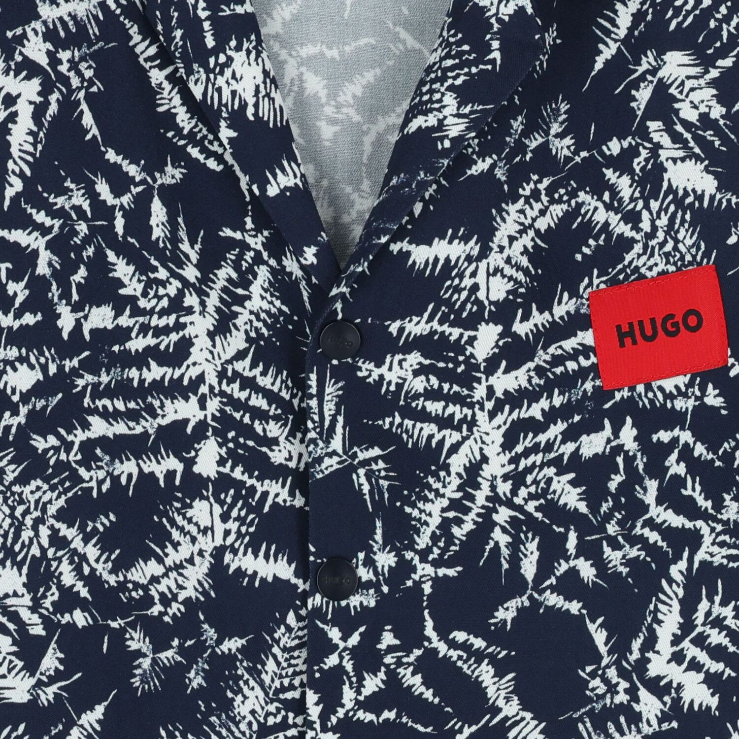 قميص أولادي أزرق داكن بنقشة شجرة الصنوبر, 1, hi-res